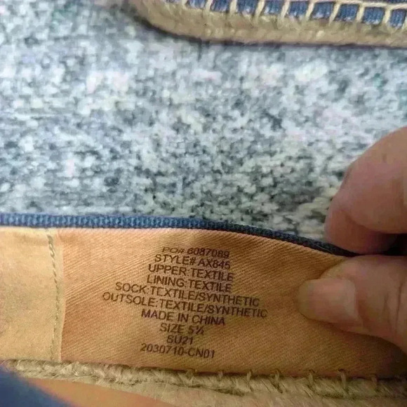 BNWOT J Crew Blue Canvas Espadrilles With Embroidered Oranges Size 5.5 - Picture 3 of 7